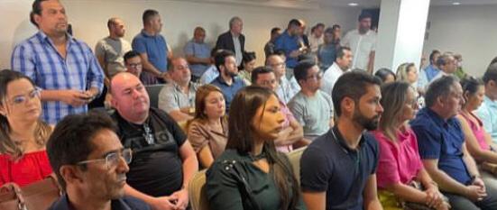 Prefeita de Quixaba participa de reunião da Famup na Capital do Estado