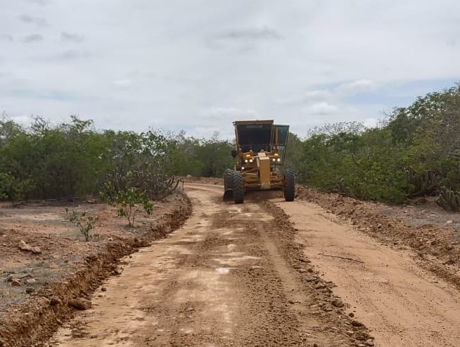 Secretaria de Desenvolvimento Rural e Pesca de Soledade realiza manutenção de estradas vicinais