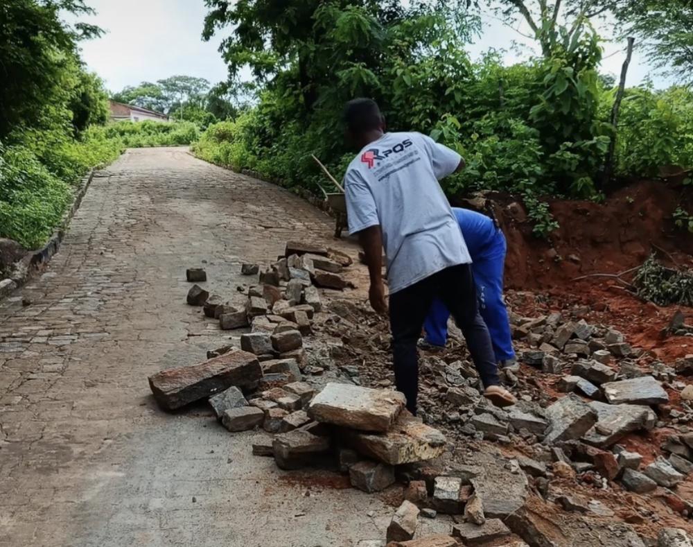 Ação da Secretaria de Infraestrutura de Cacimbas garante reparos e restabelece segurança nas vias urbanas