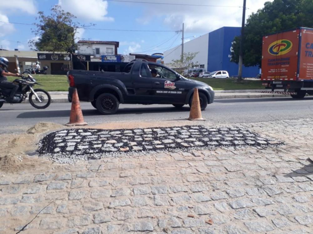 Em João Pessoas: Seinfra inicia semana com Operação Tapa-Buraco e manutenção de galerias e iluminação pública em mais de 40 bairros