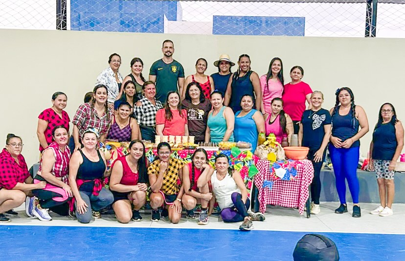 Prefeitura de Frei Martinho promove comemoração junina com participantes das turmas de Zumba e Funcional na comunidade Timbaúba