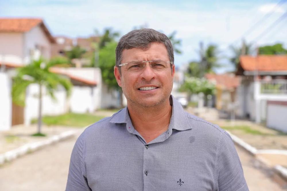 TSE suspende efeitos de condenação e devolve elegibilidade provisória ao ex-prefeito de Cabedelo, Vitor Hugo