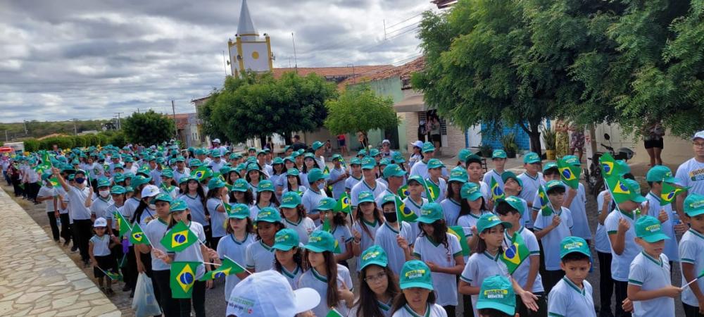 Em São Jose do Bonfim, Parada Cívica marca comemoração ao bicentenário da independência do Brasil