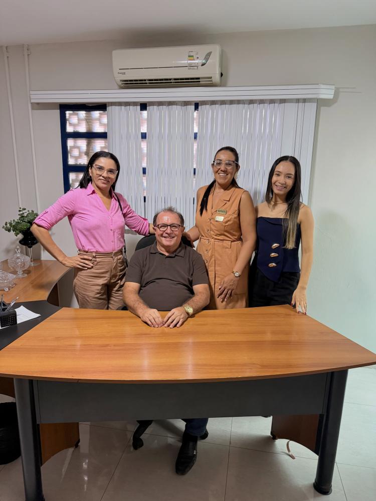Prefeito Ceninha Lucena representa a presidência da AMASP durante Encontro Regional de Alfabetização em Cajazeiras