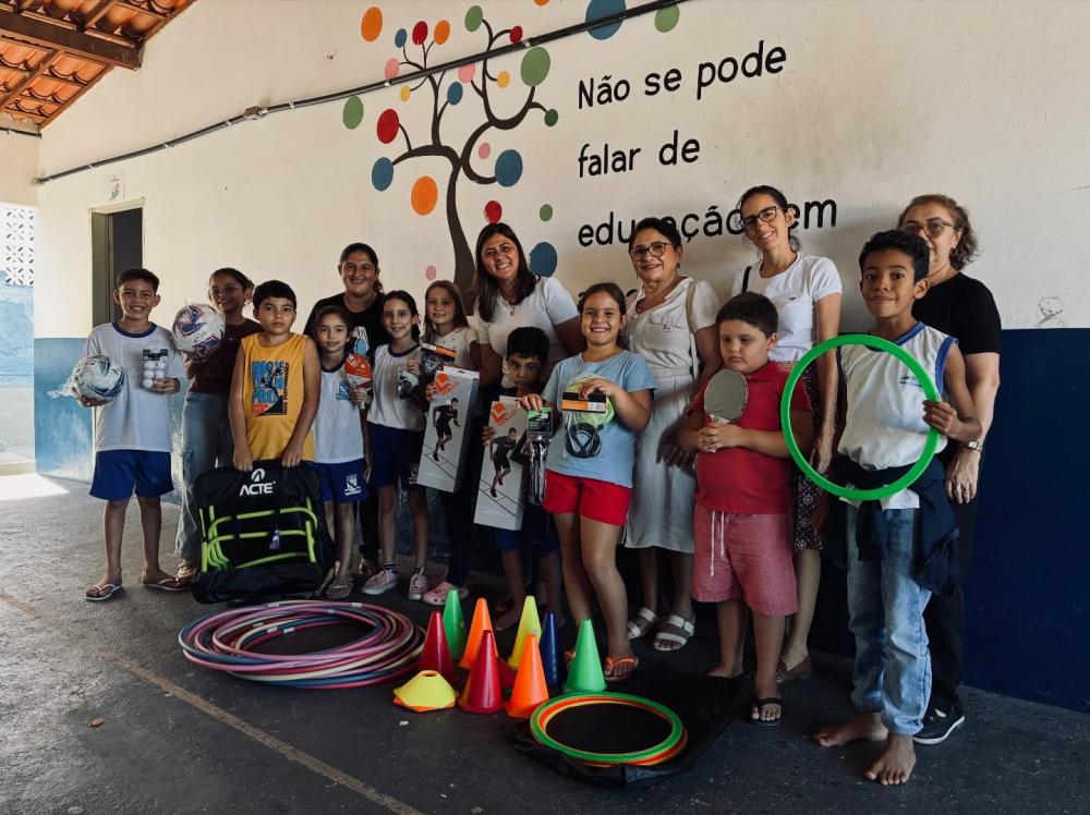 Secretaria de Educação de São João do Rio do Peixe fortalece prática esportiva com entrega de materiais à EMEIEF Jacob Frantz