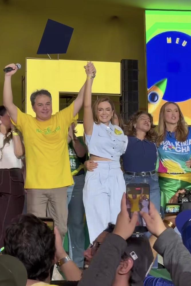Efraim Filho reúne lideranças em convenção e anuncia Nayana Pontes como pré-candidata a vice-governadora