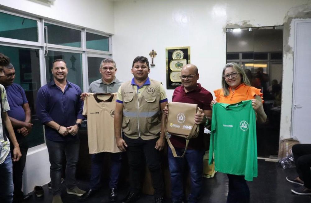 Comunitários de Saúde e de Endemias de Diamante recebem fardamento e kit de trabalho