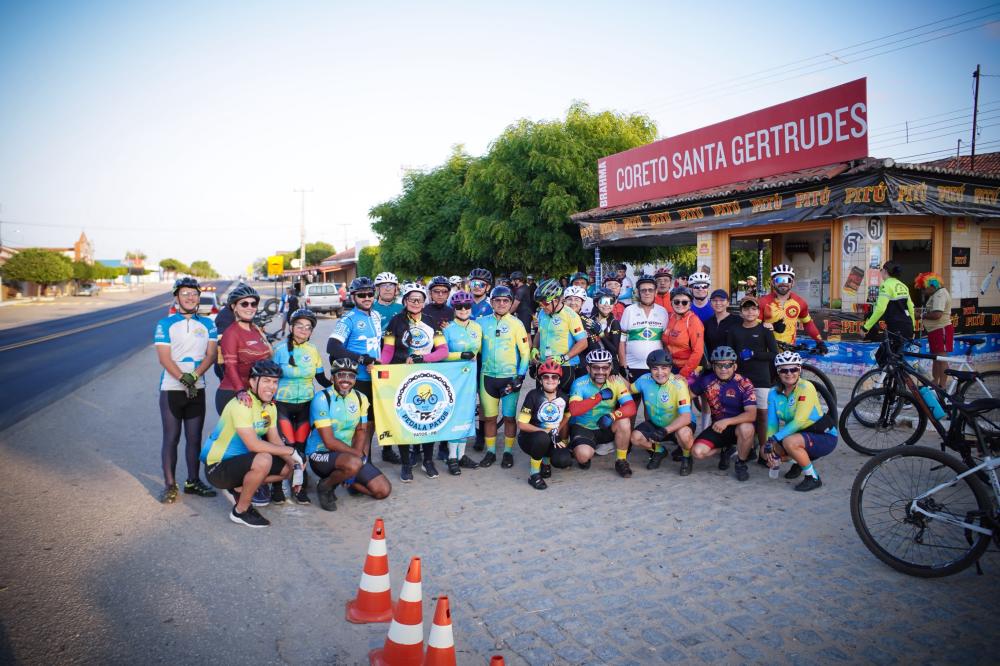 Patos encerra Semana Municipal do Ciclista com pedal até Santa Gertrudes, forró e confraternização