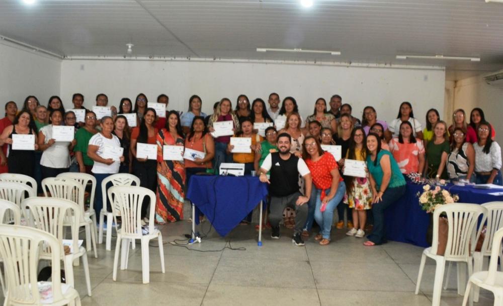 Em Monteiro Merendeiras da Rede Municipal de Ensino e Desenvolvimento Social participam de capacitação