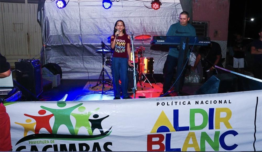 Cacimbas valoriza artistas locais com apresentações culturais e exposição de artesanato