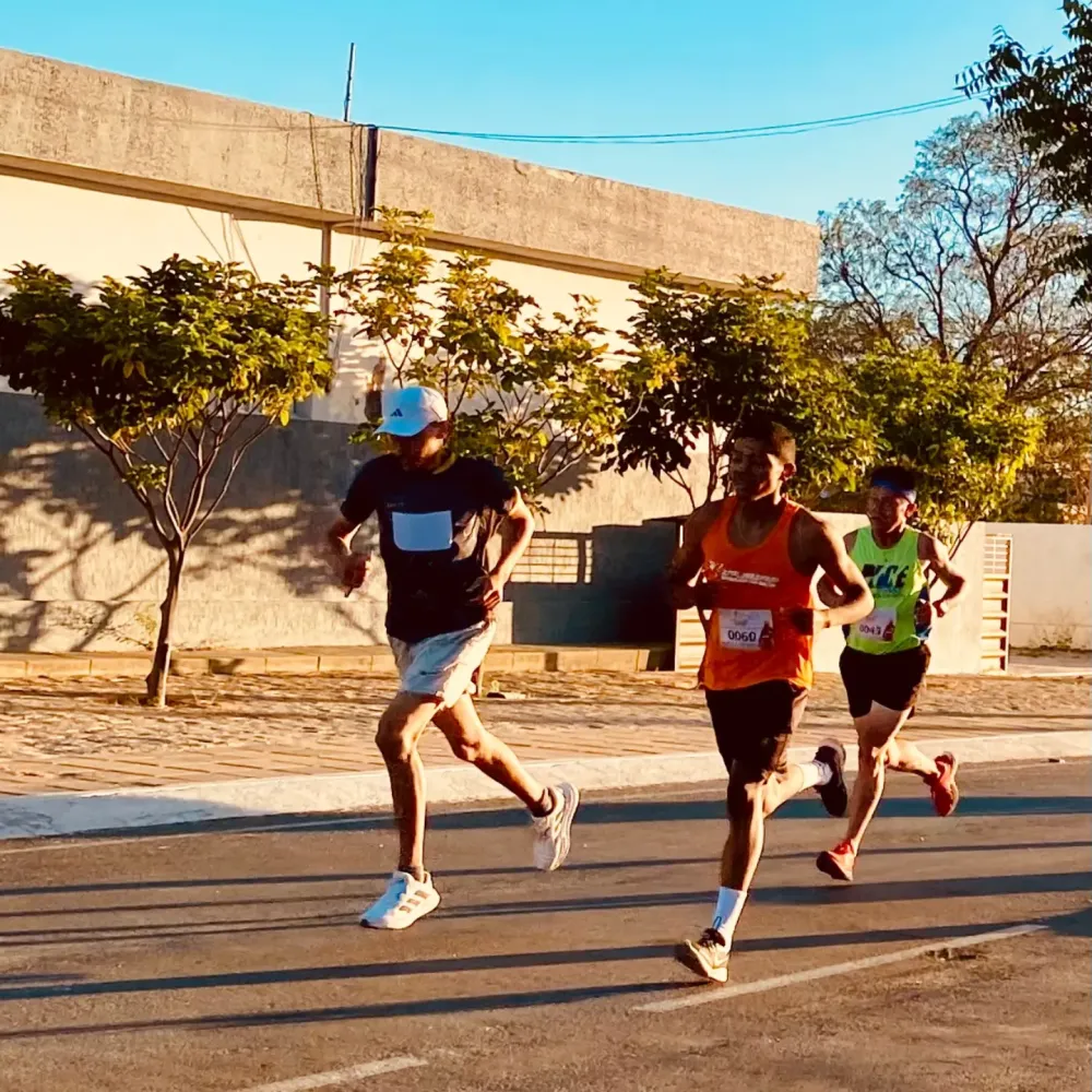 Quixaba realiza 1ª Corrida de São Francisco e reúne crianças e adultos em celebração de fé e esporte