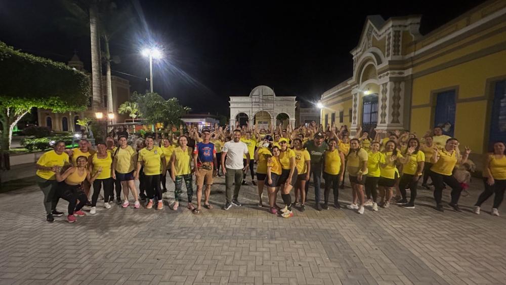 Grupo de Mulheres do Ritmo promove ação do Setembro Amarelo no centro de Araruna