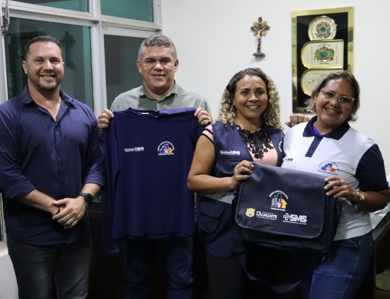 Prefeitura de Diamante realiza entrega de fardamento e kit de trabalho para Agentes Comunitários de Saúde do município