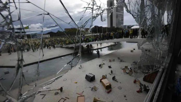 Atos golpistas: após um mês, cinco políticos da Paraíba são investigados