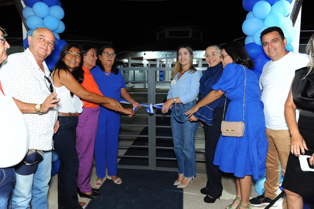 Prefeita de Monteiro entrega obra com investimento de mais de 1 milhão a população