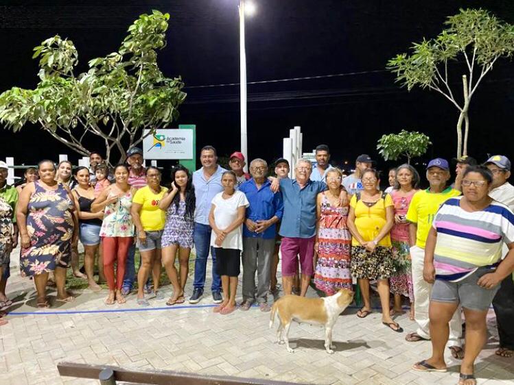 Prefeito de Barra de Santa Rosa se reúne com moradores do Bairro Francisco Inácio em busca de melhorias