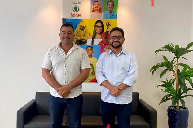 Prefeito de Barra de Santa Rosa cumpre agenda na Capital do Estado