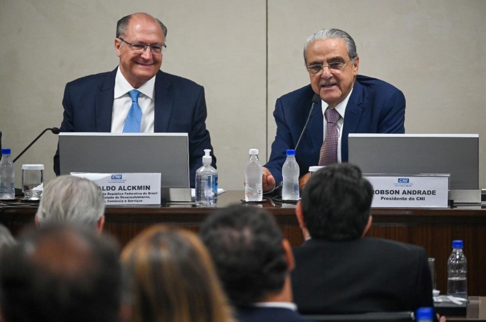 Alckmin diz: “Temos um sentimento de urgência em relação à reforma tributária”.