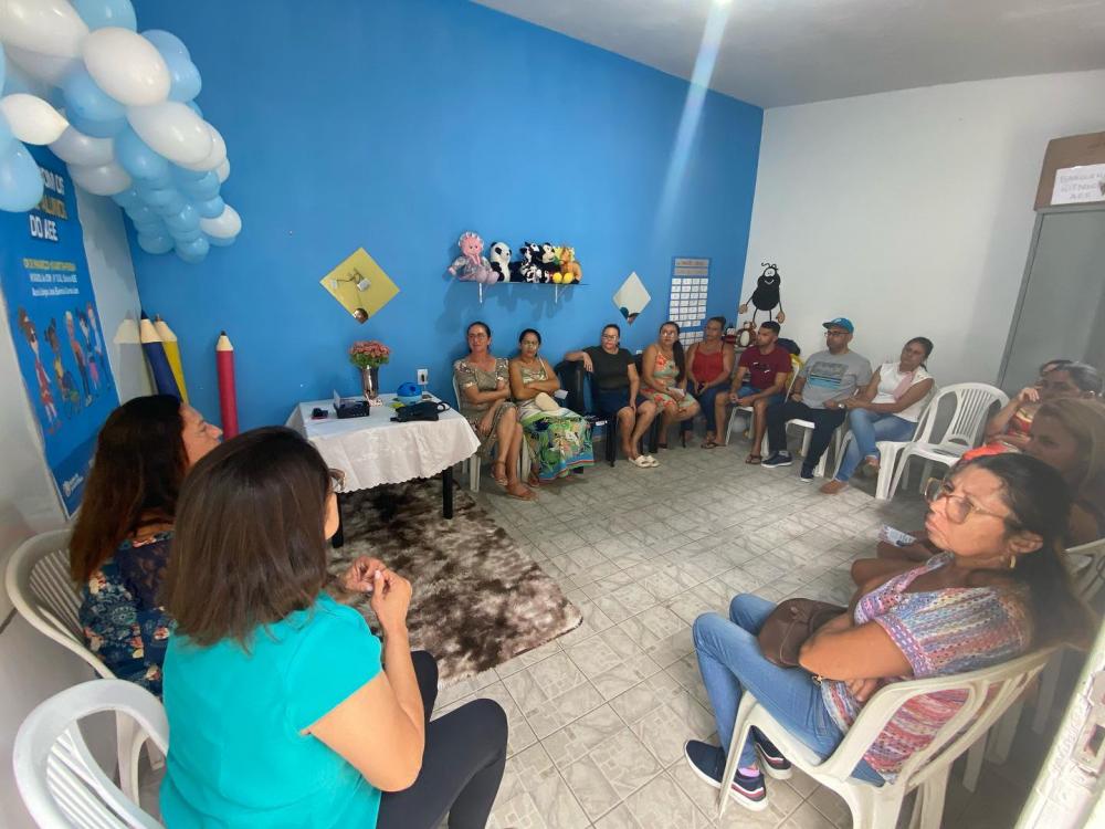 Em Barra de Santa Rosa, pais dos alunos do Atendimento Educacional Especializado participam de reunião 
