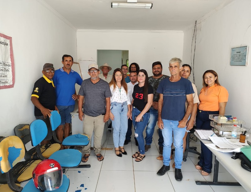 Agricultores de Quixaba se reúnem e debatem implantação da cajucultura no Município