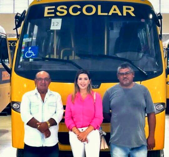 Prefeita de Monteiro, Lorena, recebe novo ônibus escolar e agradece ao governador João Azevêdo