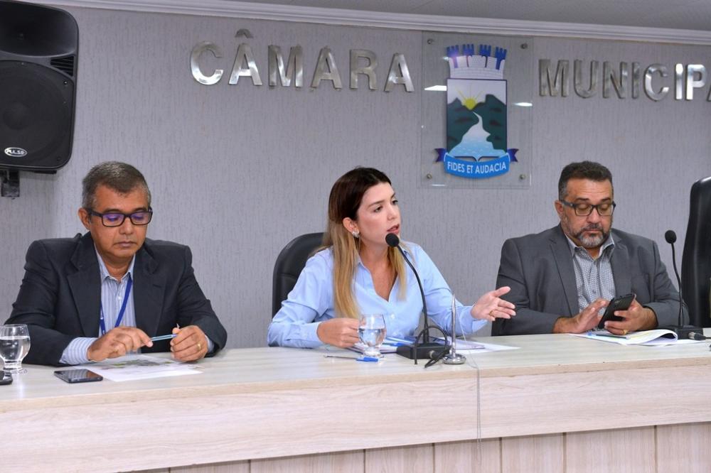 Prefeita de Monteiro, Anna Lorena, participa de audiência pública sobre o atendimento da CAGEPA no município