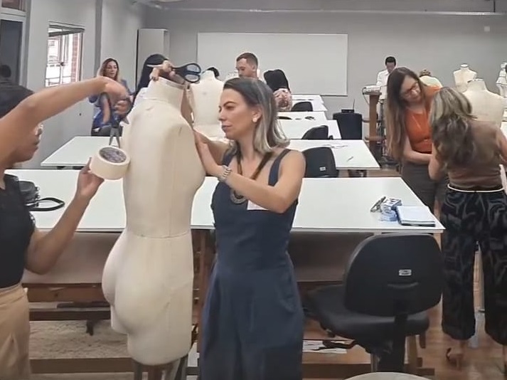 Estudante e instrutora de moda do SENAI PB participam de Workshop com um dos maiores designer e estilista do mundo