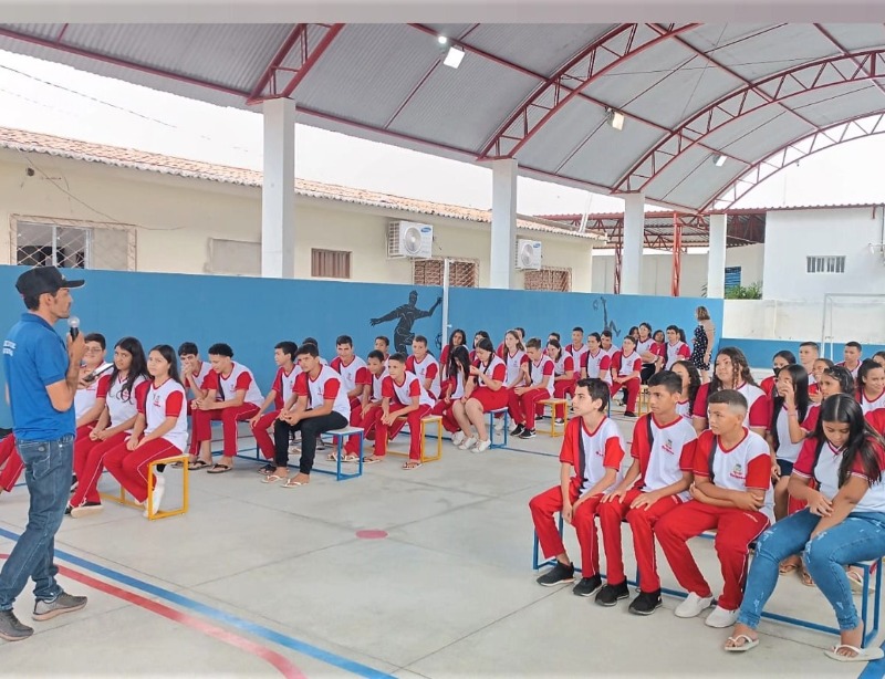 No Dia Mundial da Água, Educação e Saúde de Quixaba promovem palestra sobre uso consciente desse recurso natural