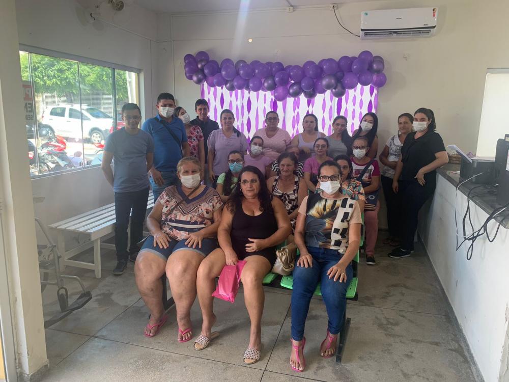 Equipe de Saúde de Riacho dos Cavalos realiza atividade alusiva ao Março Lilás na sala de espera do PSF III