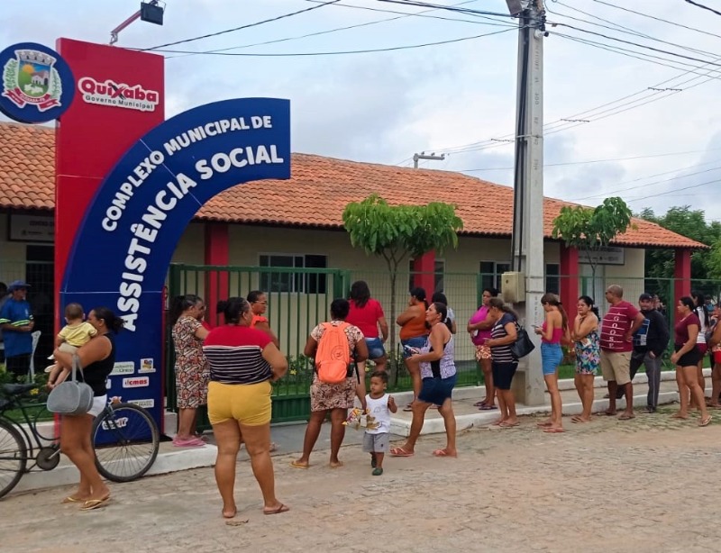 Prefeitura de quixaba faz entrega de cestas básicas a famílias do Município 