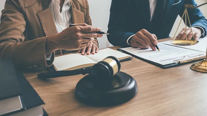 Nova Lei de Licitações passa a ser obrigatória a partir de 1º de abril, mercado precisa se preparar.