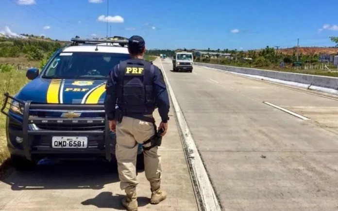 PRF reforça policiamento nas rodovias da PB para reduzir acidentes no feriado
