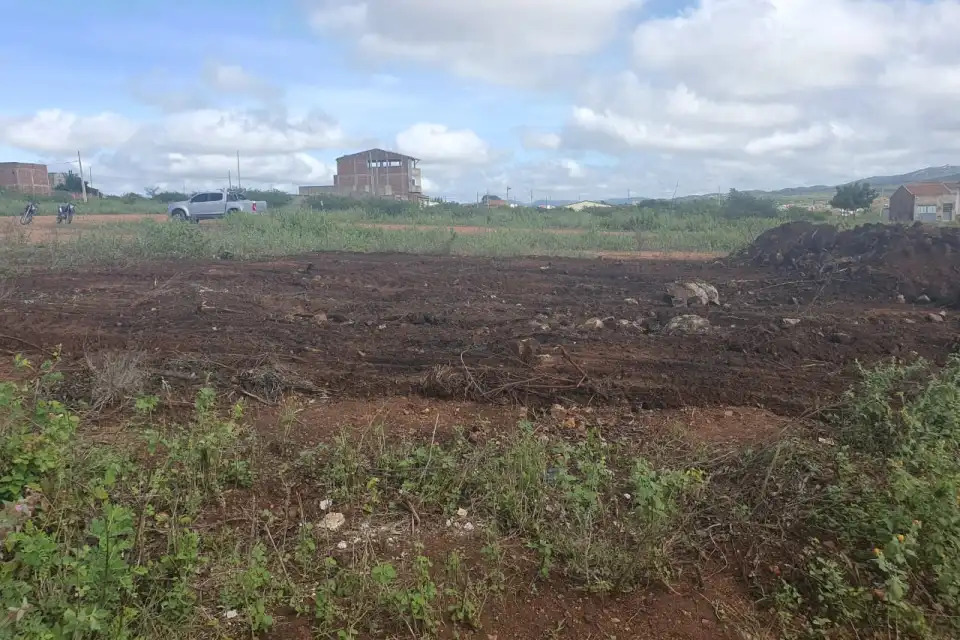 Em Monteiro: Corte de terras e limpeza no aterro sanitário marcam a agenda da semana