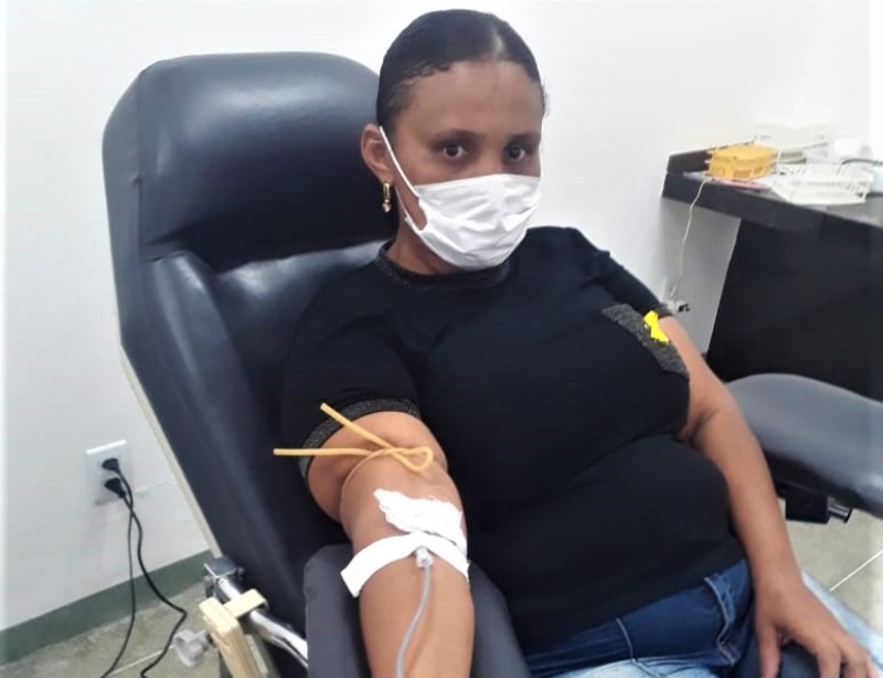 Em Quixaba, profissionais da Saúde realiza ação solidária fazendo doação de sangue