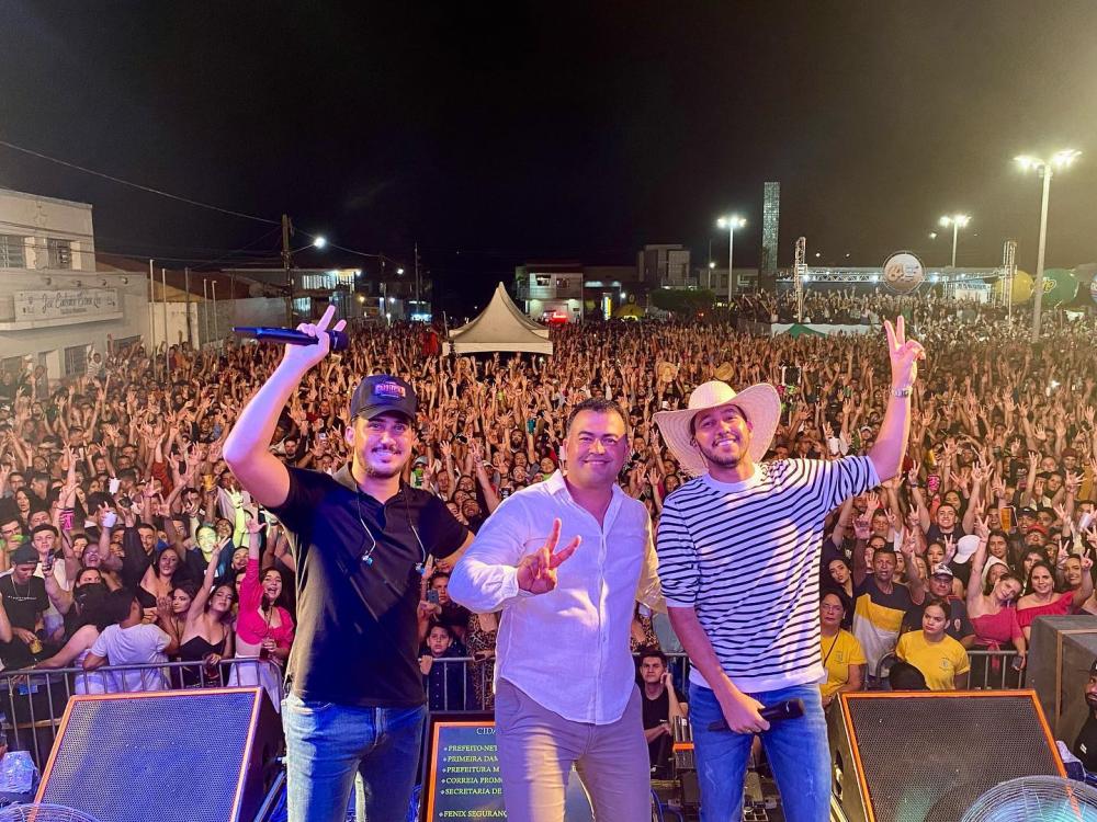 Primeiro dia da 2ª Caprifeira leva multidão em Barra de Santa Rosa