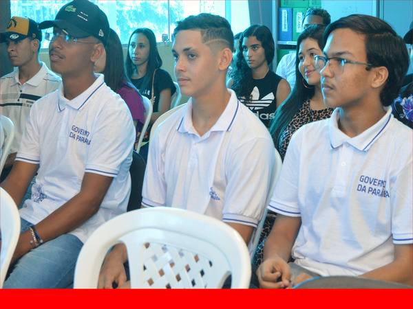 Jovem Aprendiz: Prefeita de Bom Jesus prestigia fim da primeira etapa e confirma renovação de parceria com a Alya Construtora