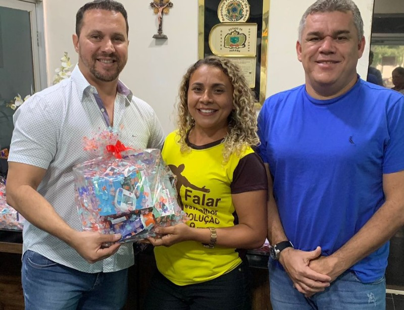 Prefeitura de Diamante entrega kits com materiais de trabalho para os agentes comunitários de saúde