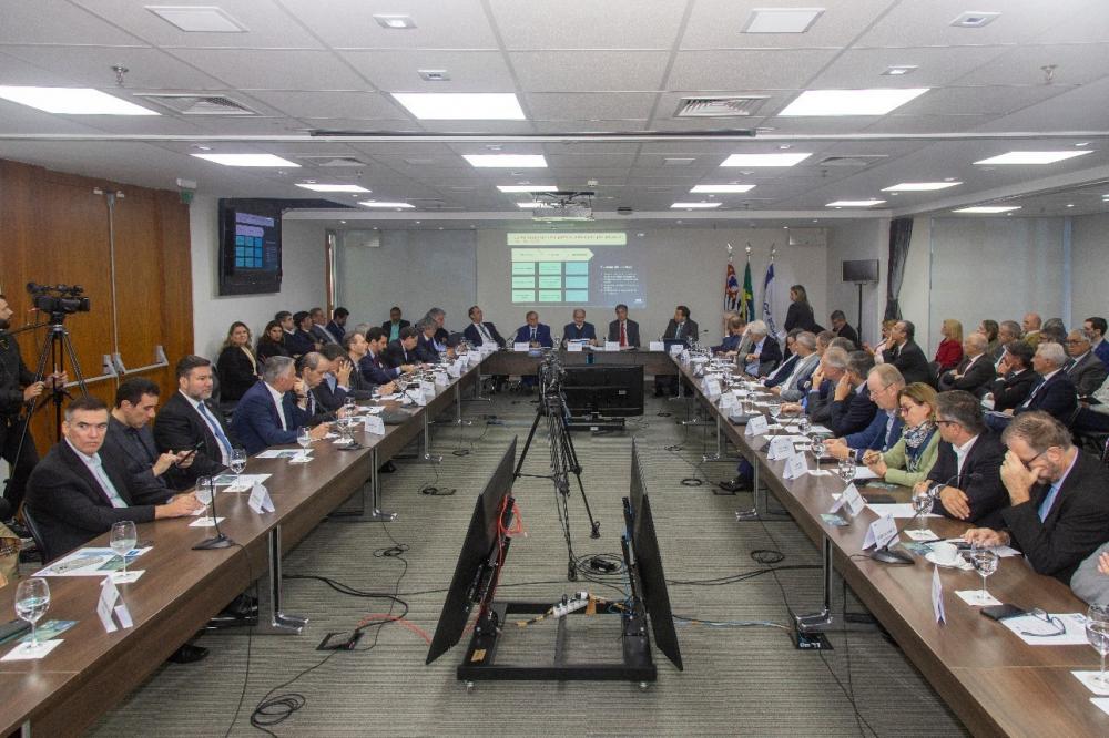 Empresários e integrantes do governo celebram recomposição do FNDCT