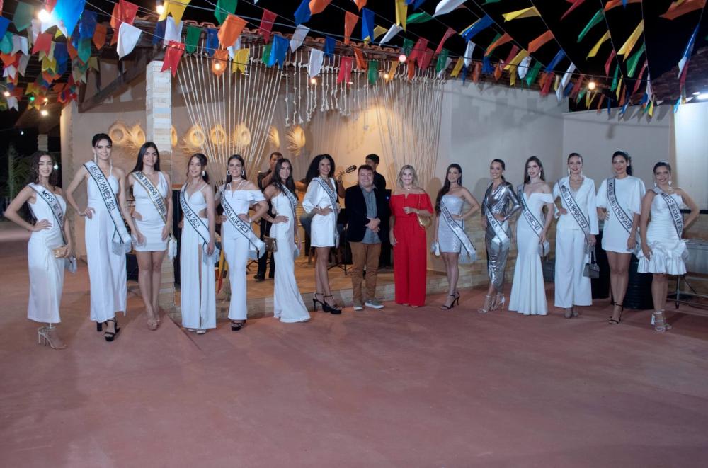 Em Soledade, Prefeito e primeira-dama receberam as candidatas ao Miss Paraíba em grande estilo.