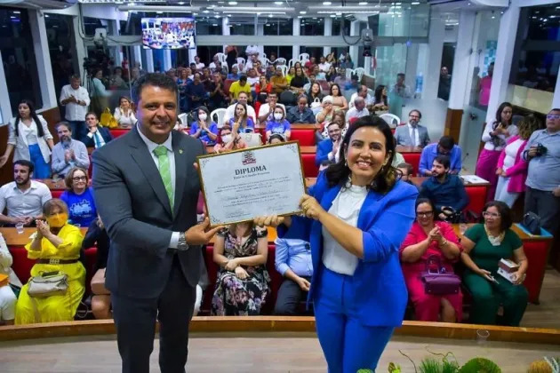 Pollyanna Dutra recebe Título de Cidadã Pessoense em solenidade na CMJP