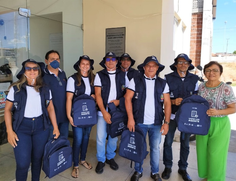  Prefeitura de Quixaba faz entrega de fardamento de participantes do curso de formação para Agentes de Saúde