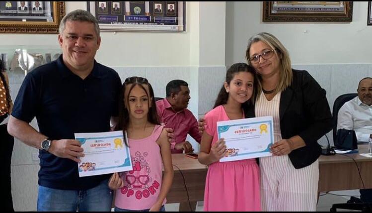 Prefeitura de Diamante realiza diplomação de dos representantes de turma das escolas da rede municipal em grande estilo.
