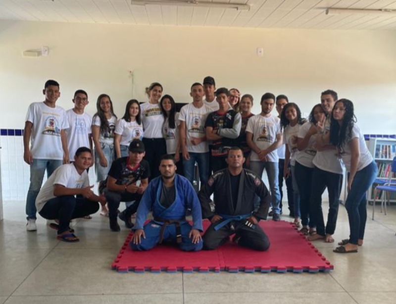 Em São Jose do Bonfim, projeto social que promove aulas de jiu-jitsu realiza apresentação nas escolas da rede municipal de ensino