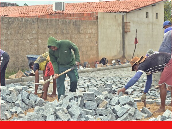 Avançando: Segunda etapa de pavimentação da Rua Fernando Bayma segue a todo vapor