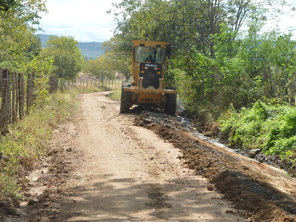 Prefeitura de Bom Jesus inicia recuperação de estradas vicinais no município