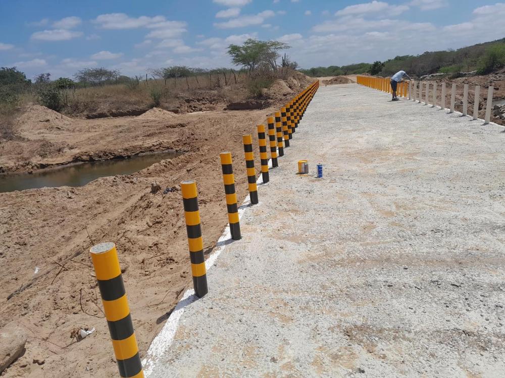 A prefeitura de Barra de Santa Rosa concluiu mais uma passagem molhada, na localidade de Santa Rosa no município.