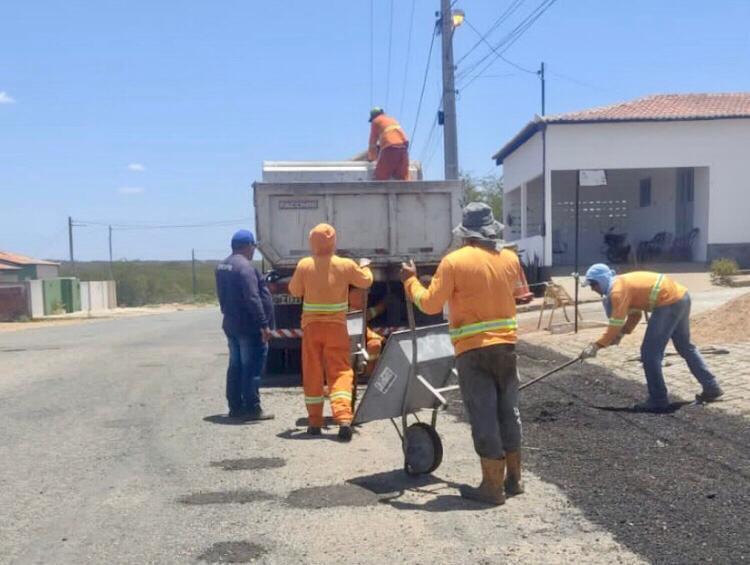 Prefeitura de Riacho dos Cavalos realiza operação Tapa Buracos