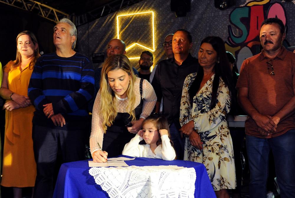 151 Anos: Prefeita Anna Lorena assina ordens de serviço em comemoração ao aniversário de Monteiro
