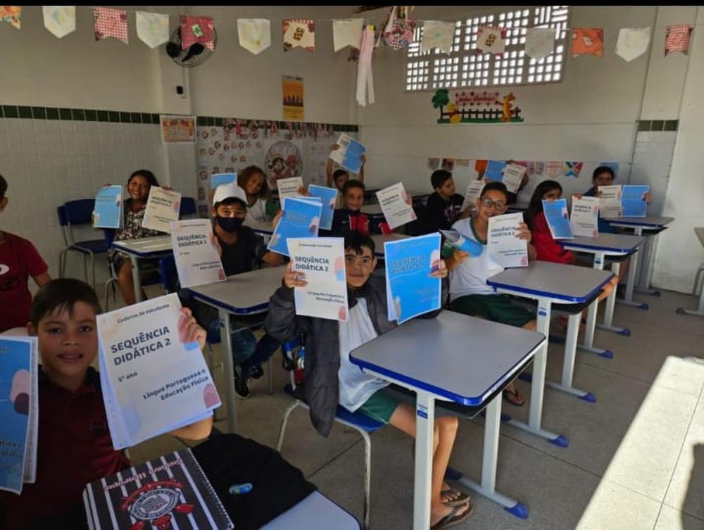 Prefeitura de Barra de Santa Rosa entrega material do Integra Educação PB para professores e alunos