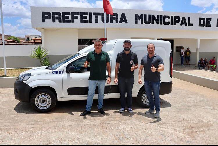 Prefeito de Diamante entrega nova ambulância e reforça assistência em saúde à população